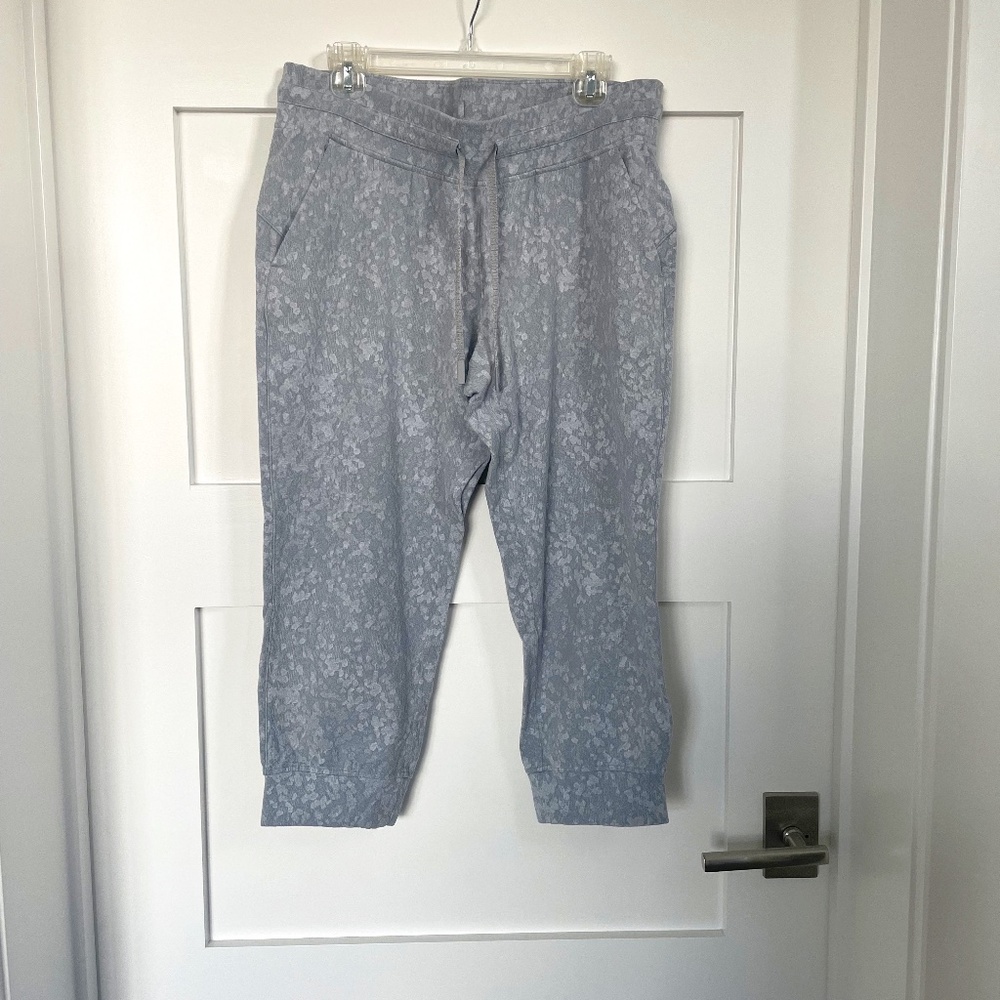 Lululemon cropped sweat pants
